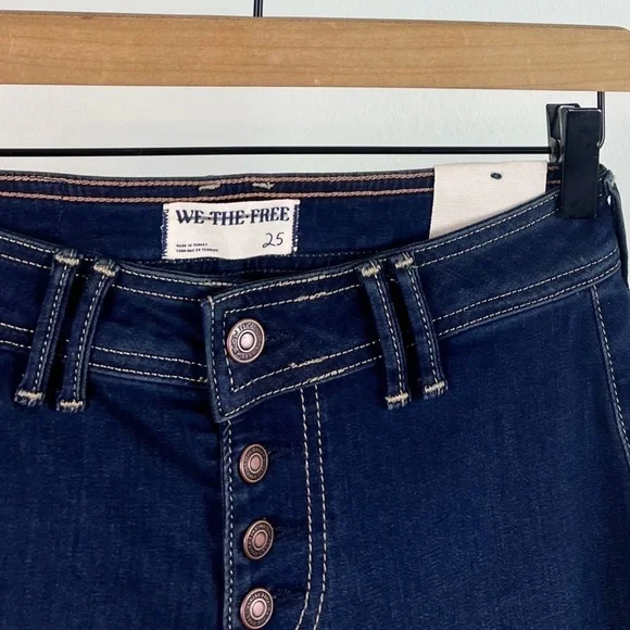 NEW Free People We the Free Crvy Counter Culture Button Fly Wide Leg Crop Jeans - Picture 4 of 7